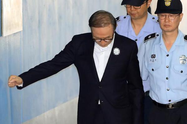 陜西一中學女生被學生毆打