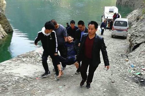 我進入火葬場成為一名職業燒尸人