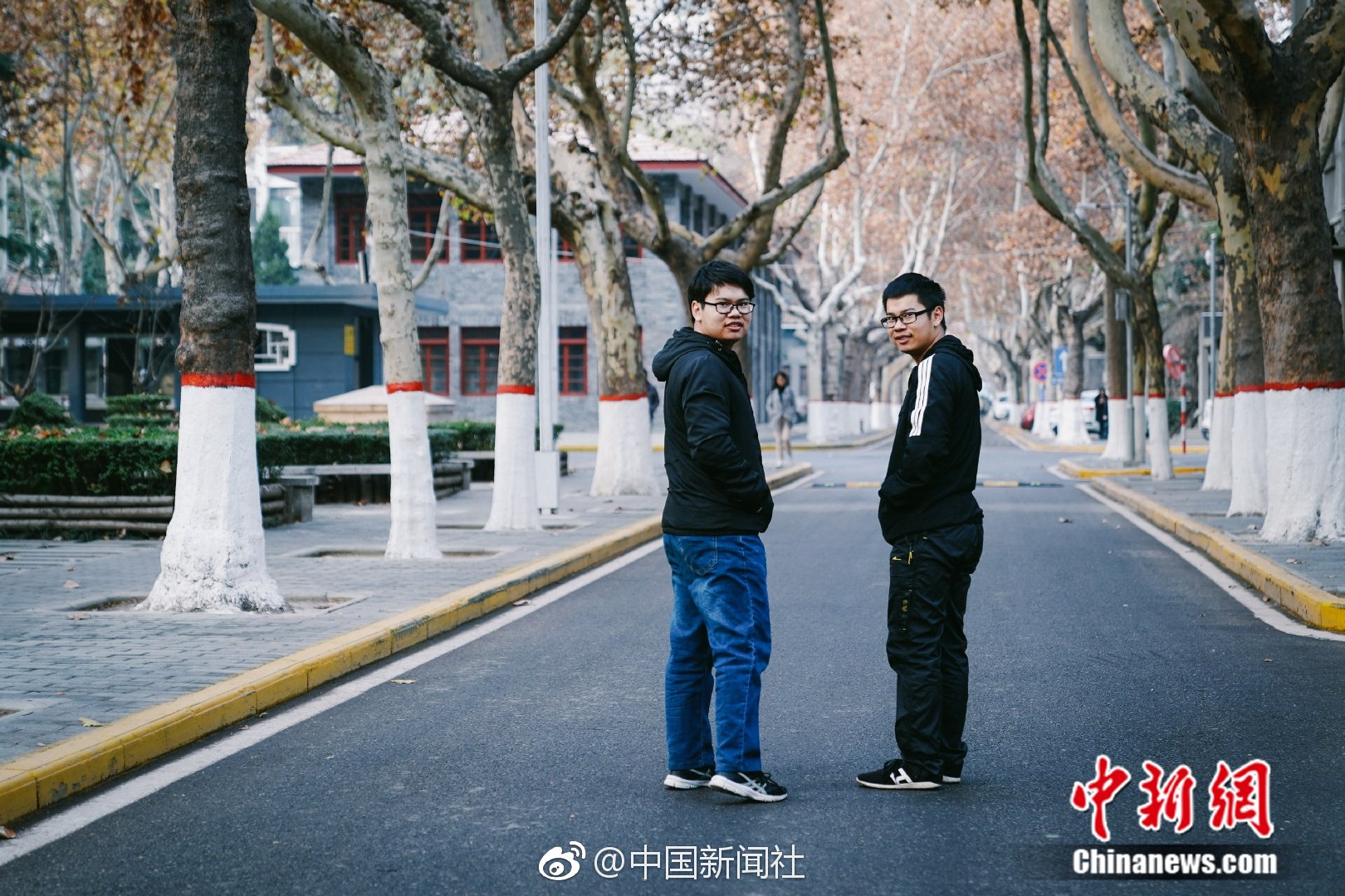 太仙了！蔡依林流“粉色眼淚”秀精致鎖骨