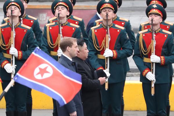名模呂燕發(fā)律師函指控影兒集團(tuán)抄襲 反被扒也曾“抄大牌”