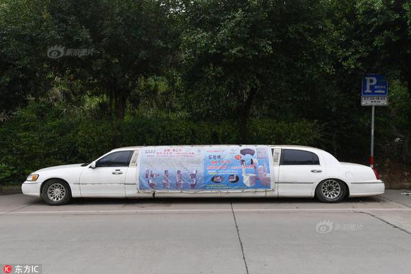 美國小黑喵先天性小腦發育不全 走路搖晃仿佛醉酒
