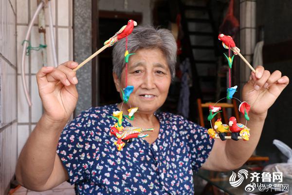 國產航母掛出P字旗 意為“所有人員上船 即將啟航”