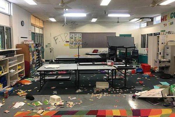 國產航母掛出P字旗 意為“所有人員上船 即將啟航”