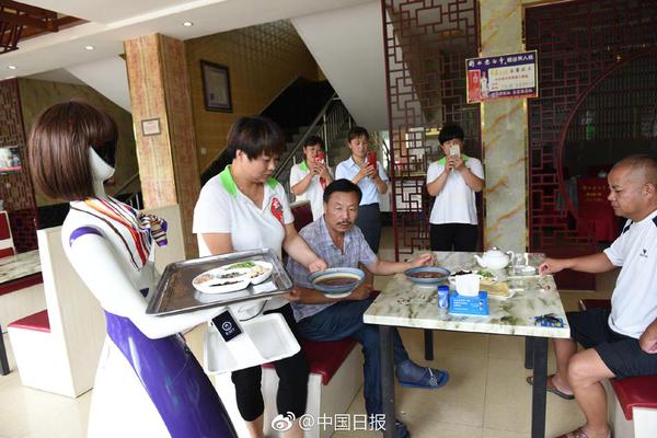 湖南妹子打造310㎡文藝之家 擁星光浴室和天臺花園
