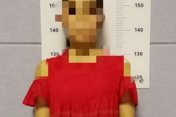 唐藝昕撇下男友張若昀，與張一山相約深夜檔看大片