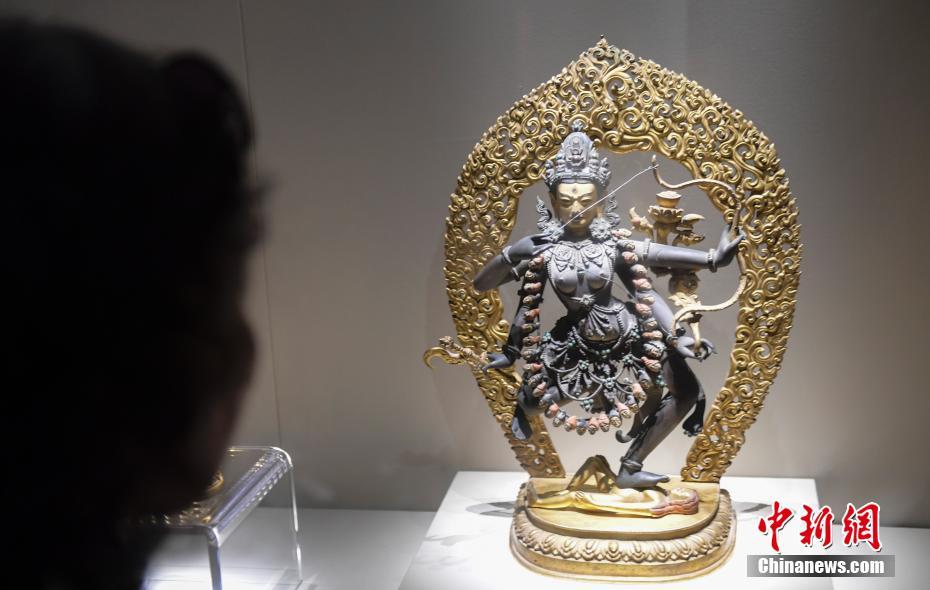 故宮齋宮佛像展，花開見佛